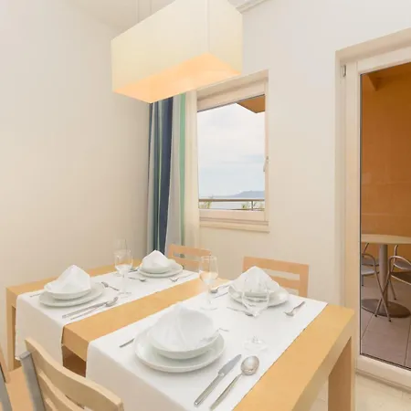 Grand 4* Novi Vinodolski
