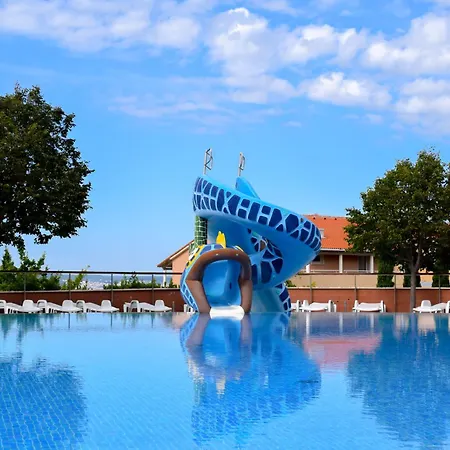 Grand 4* Novi Vinodolski