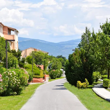 Pribjeći Grand 4*